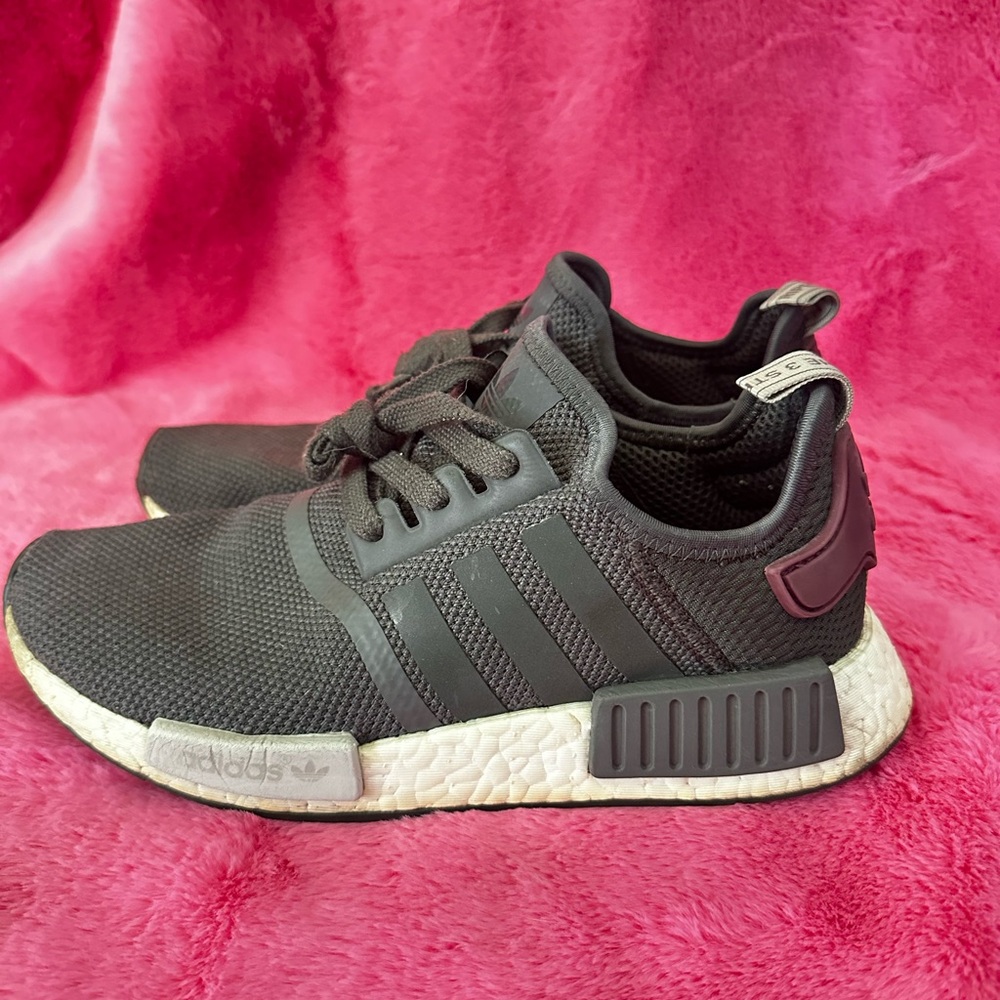 ‼️MOVING SALE‼️ ADIDAS NMD WOMENS OLIVE COLOR SIZE 7.5